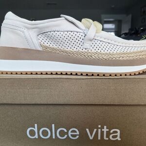 Dolce Vita Women's Cream and Tan Loafers